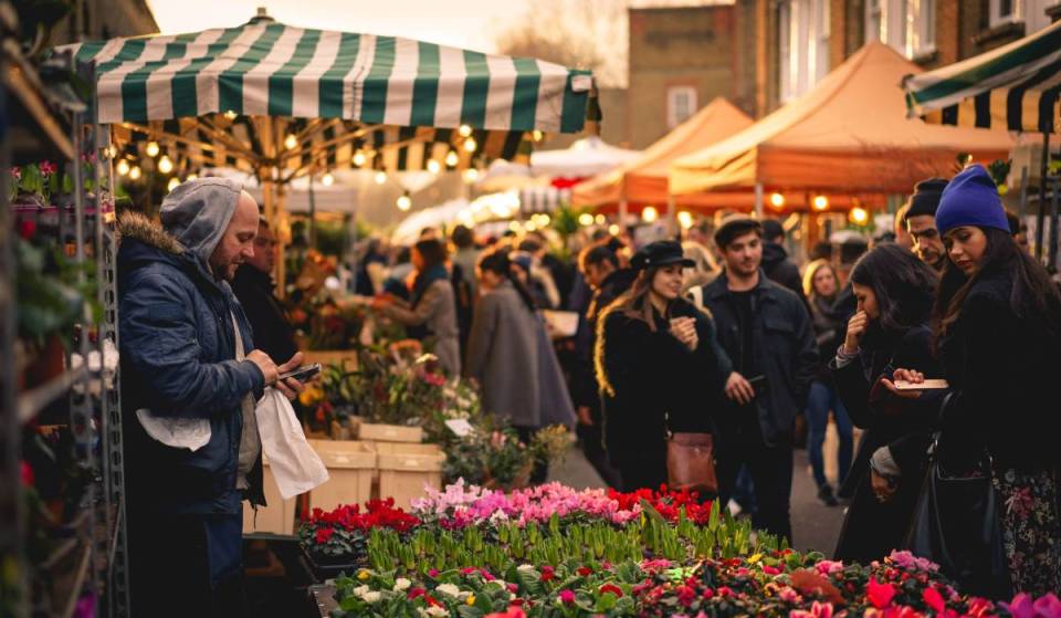 Cette rue historique de Londres est célèbre pour son marché aux fleurs emblématique, mais elle regorge aussi de boutiques indépendantes, de cafés sympas et de charme victorien