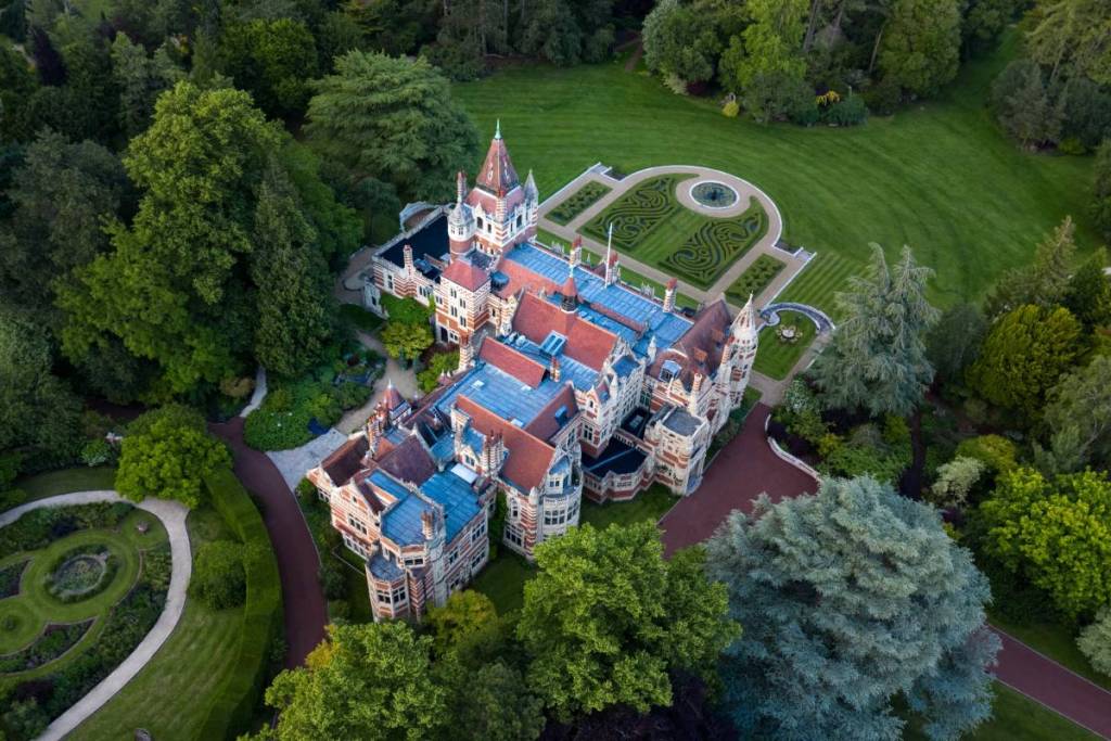 Henley-on-Thames, England. 16. Juni 2019. Luftaufnahme von Friar Park, dem ehemaligen Wohnsitz des verstorbenen George Harrison, Mitglied der Beatles.