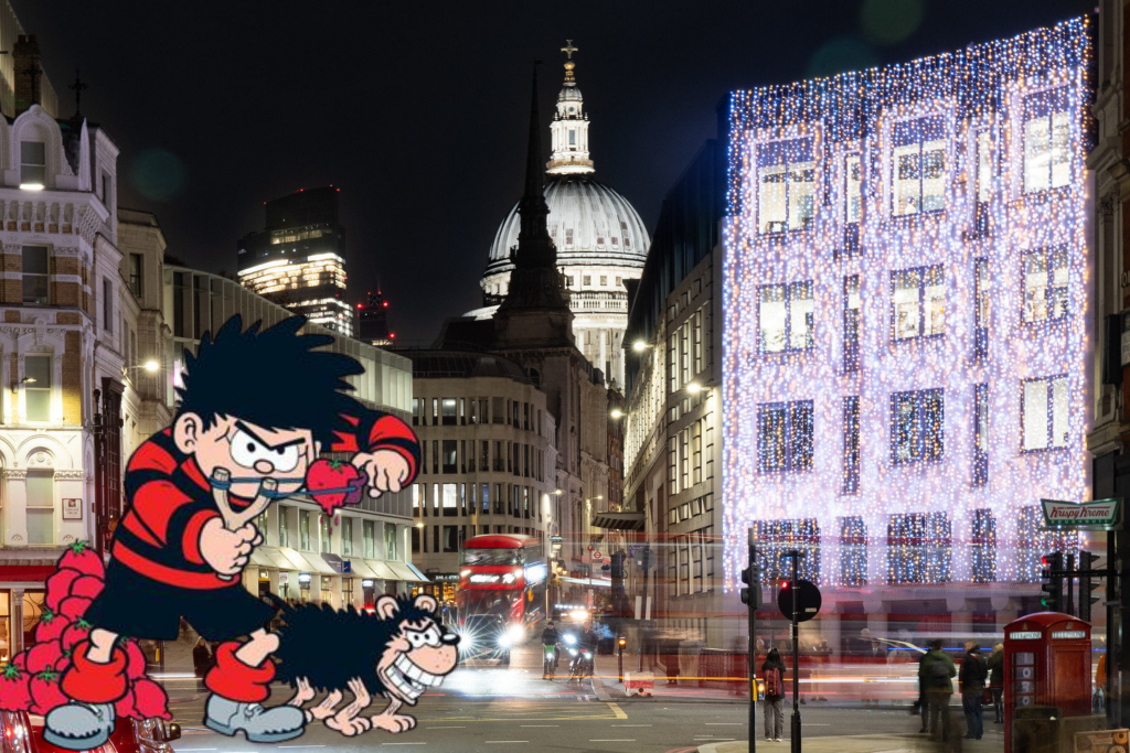 La Cattedrale di St Paul che fa capolino da dietro gli edifici di Fleet Street di notte, con un'immagine sovrapposta di Dennis la Minaccia e del suo cane Gnasher