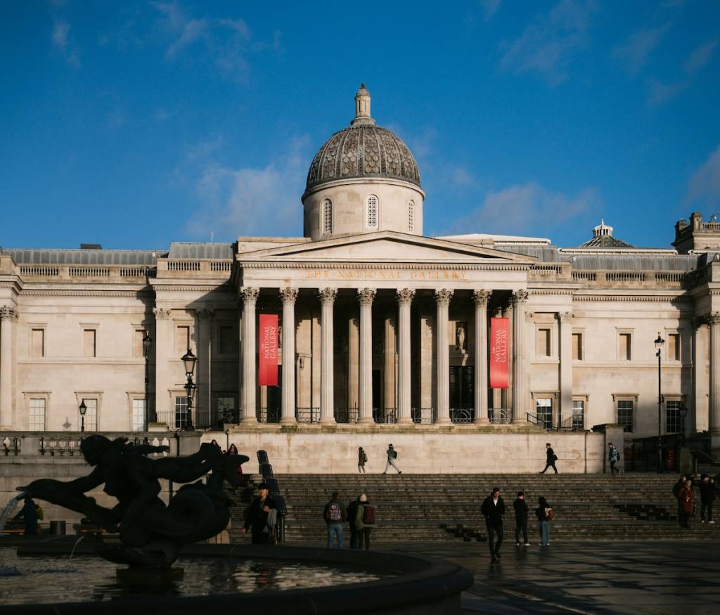 The front facade of the National Portrait Gallery in the sun