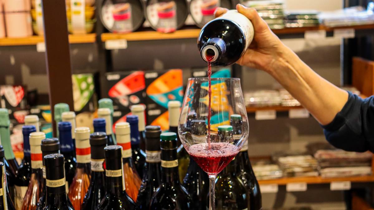 Sip your way around Eataly Londons two-day Wine Festival this October