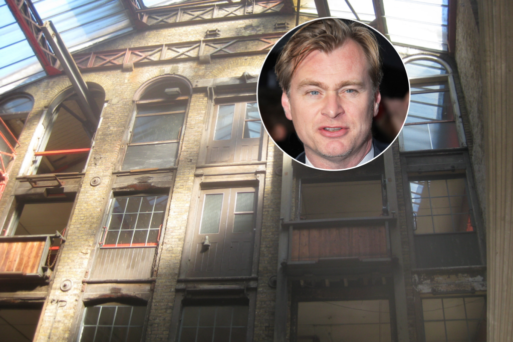 Una vista del interior del almacén del edificio Farmiloe en Clerkenwell, Londres, y Christopher Nolan en la alfombra roja del estreno de una película