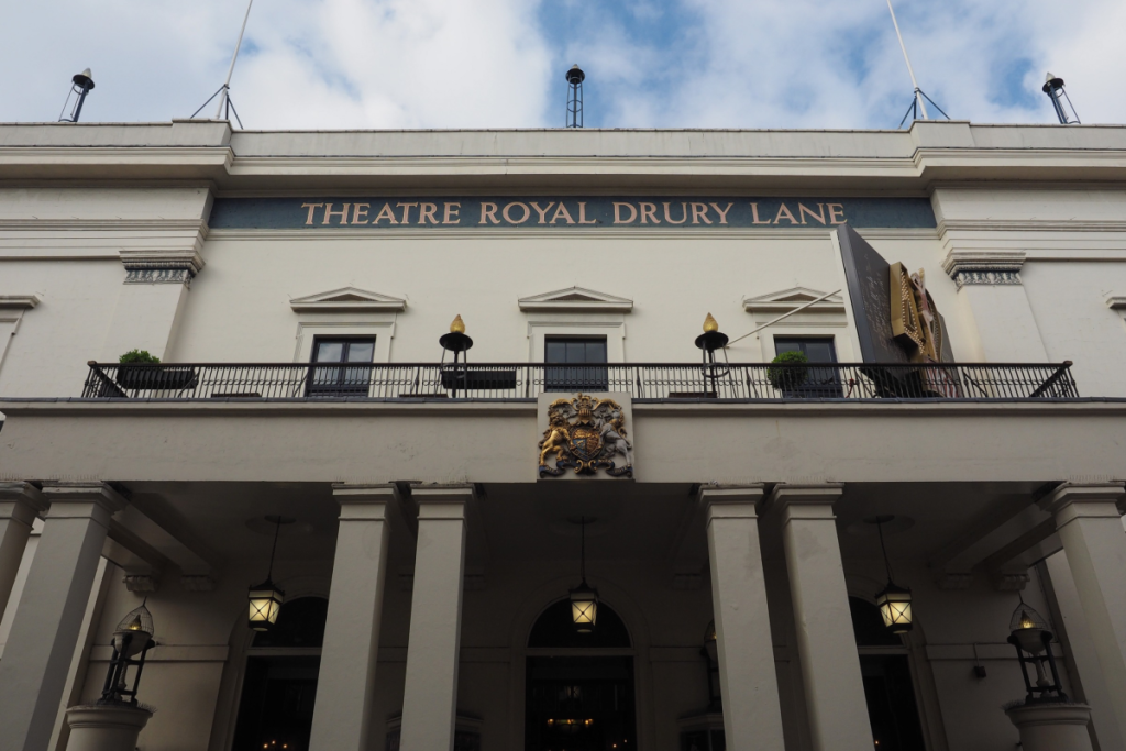 A fachada do Theatre Royal Drury Lane