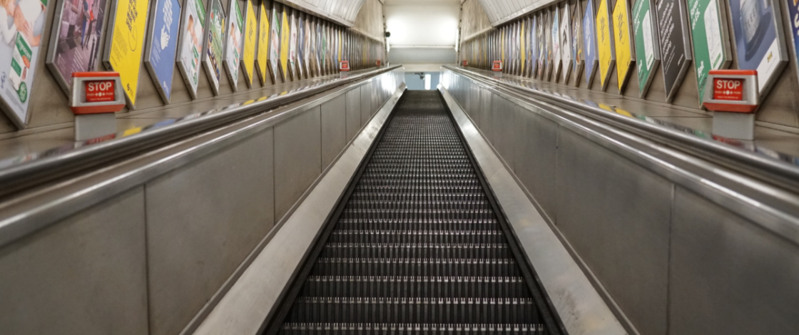 Dit drukke station in Noord-Londen heeft de langste roltrap van de hele stad – en het zou binnenkort wel eens 12 maanden moeten sluiten