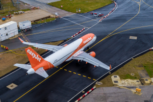 EasyJet ha appena annunciato che la prossima estate lancerà 23 nuove comode rotte aeree dal Regno Unito – e 6 di queste partiranno da Londra