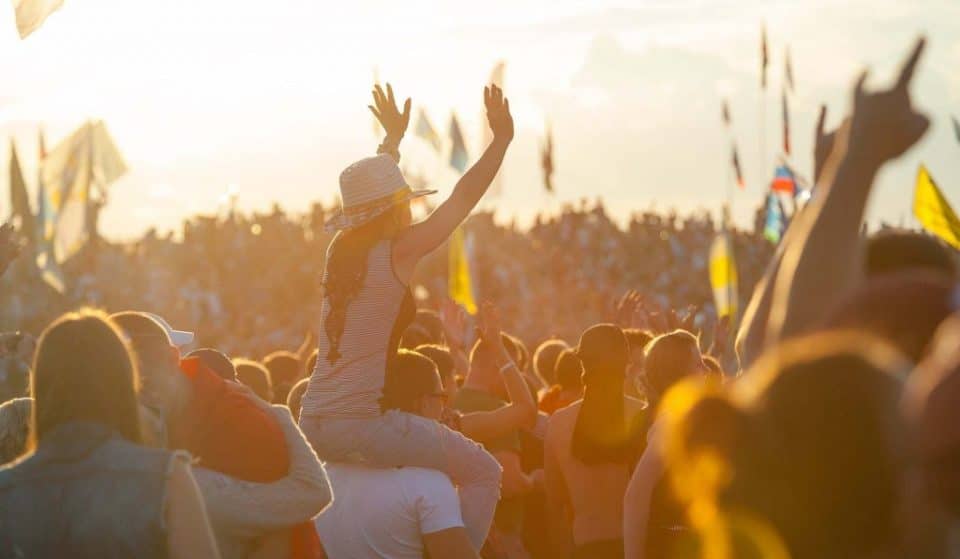 A Huge Throwback Music Festival Is Coming To The North West With Prosecco Bars &#038; Gin Pop-Ups