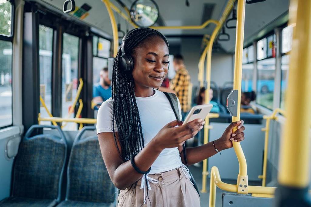 You Could Soon Be Fined £1000 For Blasting Music On The Bus Without Headphones