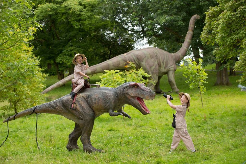 See Life-Sized Dinos At This Dinosaur Walking Trail Just A Short Ride Away From Liverpool