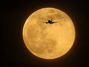 The Biggest And Brightest Supermoon Of The Year Will Glow In The Sky Tonight &#8211; Lighting Up Liverpool For Bonfire Night