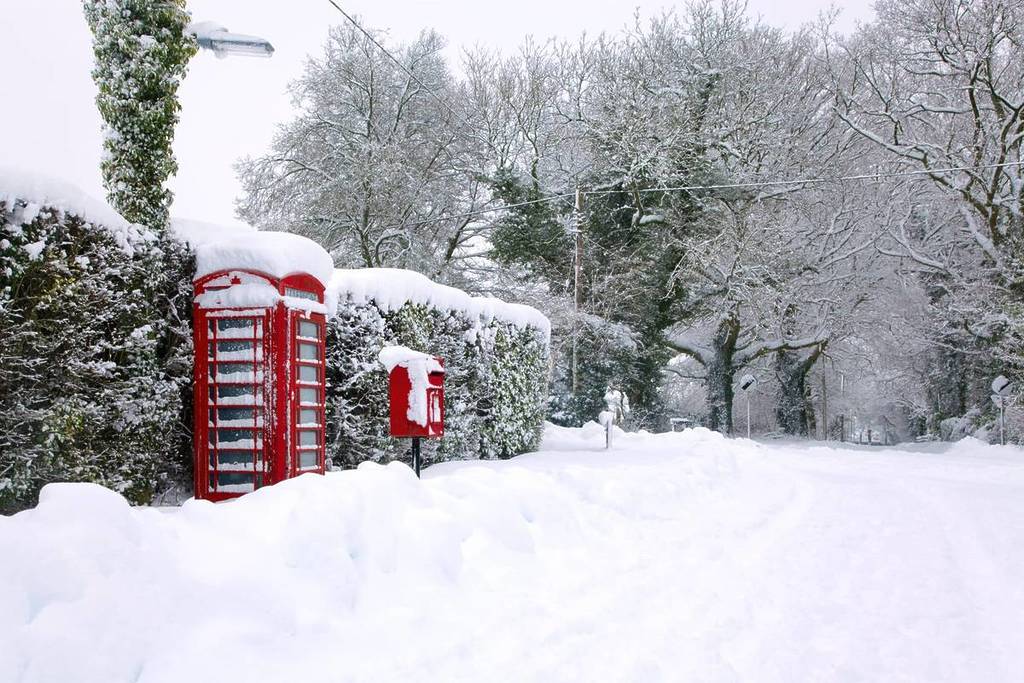 The North West is being hit with a Yellow Weather Warning for Snow & Ice this week – here are the exact times