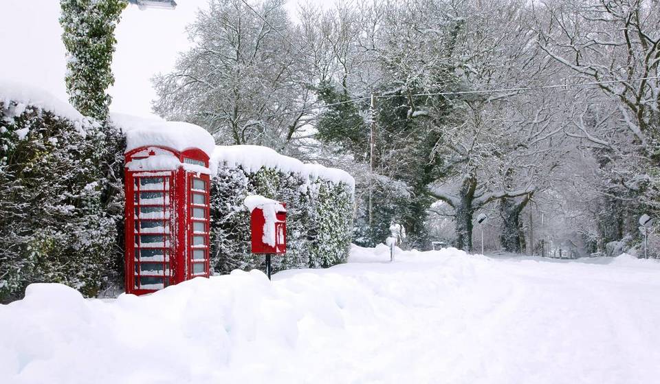 The North West is being hit with a Yellow Weather Warning for Snow & Ice this week – here are the exact times