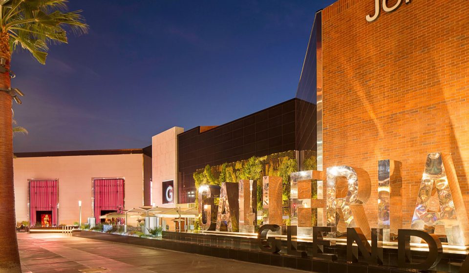 Glendale Galleria Has Turned Its Parking Garage Into An Outdoor Dining Setup