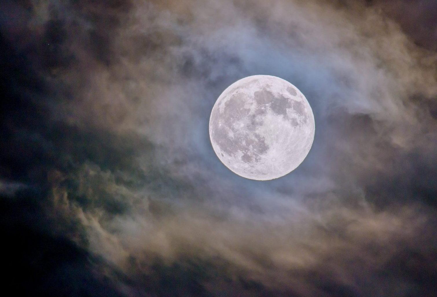 This Rare Blue Moon Falls On Halloween For The First Time In 2 Decades