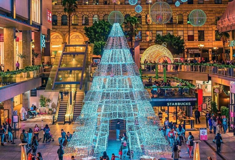 Best Places To See Christmas Lights In LA - Secret Los Angeles