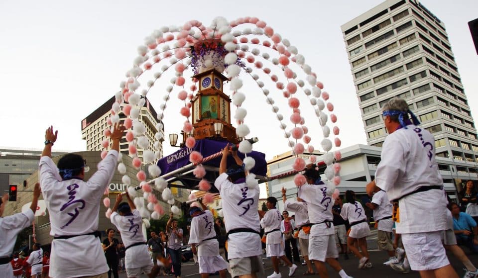 Uno de los barrios con más historia de Los Ángeles va a cerrar sus calles este fin de semana para su mayor desfile del año, con carrozas gigantes con faroles y se espera que acudan miles de personas