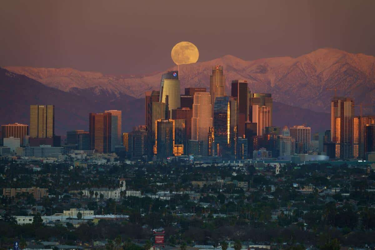 October 2025 Supermoon Rises Over Los Angeles
