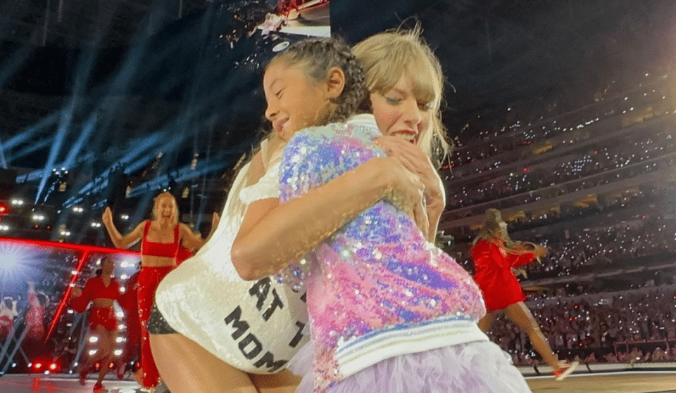Taylor Swift Surprised Kobe And Vanessa Bryant’s Daughter Bianka With Her 22 Hat On Stage