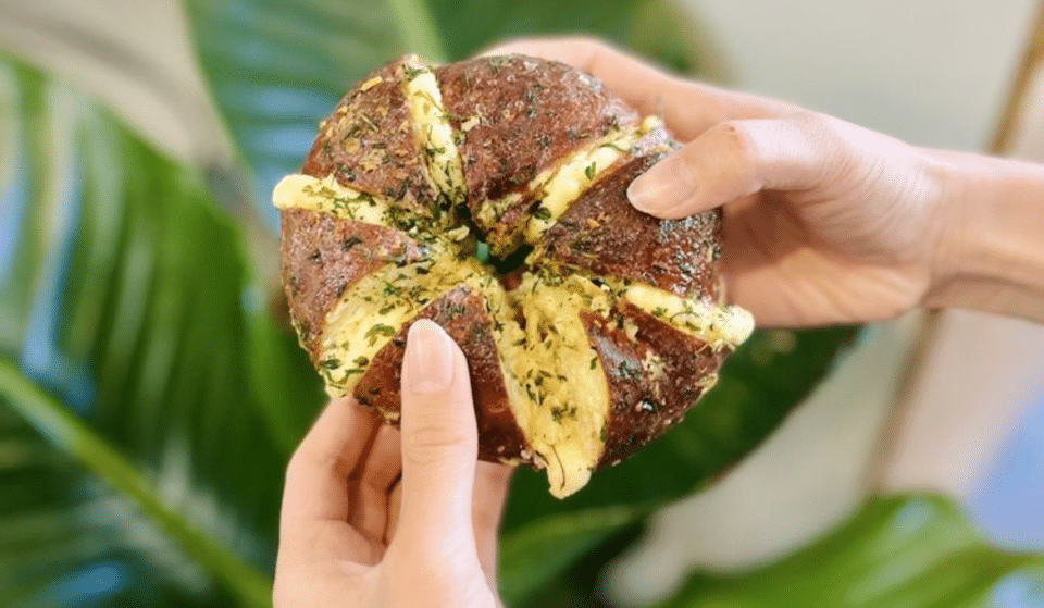 These Mouthwatering Cream Cheesy Garlic Bagels Are Making L.A. Drool