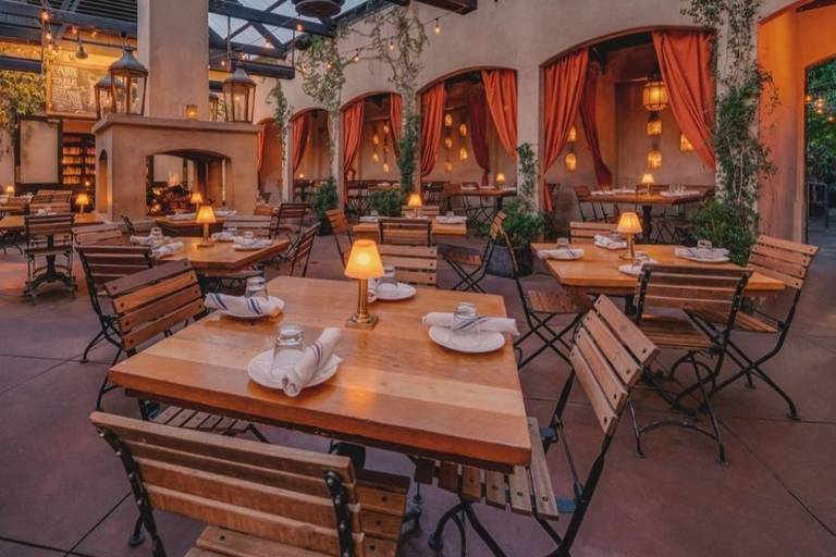 Cozy restaurants near me