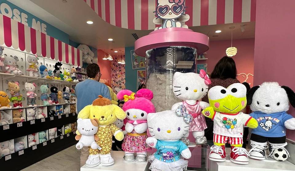 El primer taller Build-A-Bear de Hello Kitty está en Los Ángeles