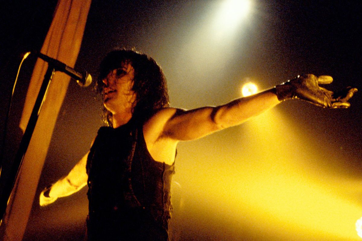 NINE INCH NAILS REVIEW visual data 8
