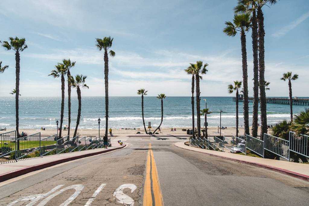 Street view of the pier in Oceanside, CA.