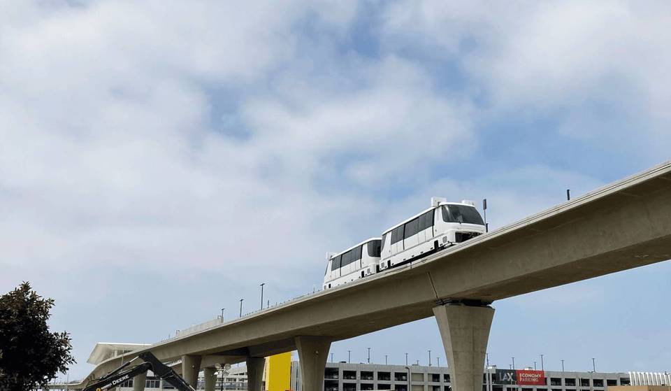 LAX’s Automated People Mover wird nun voraussichtlich Ende 2026 eröffnet und macht Schluss mit dem Terminalverkehr
