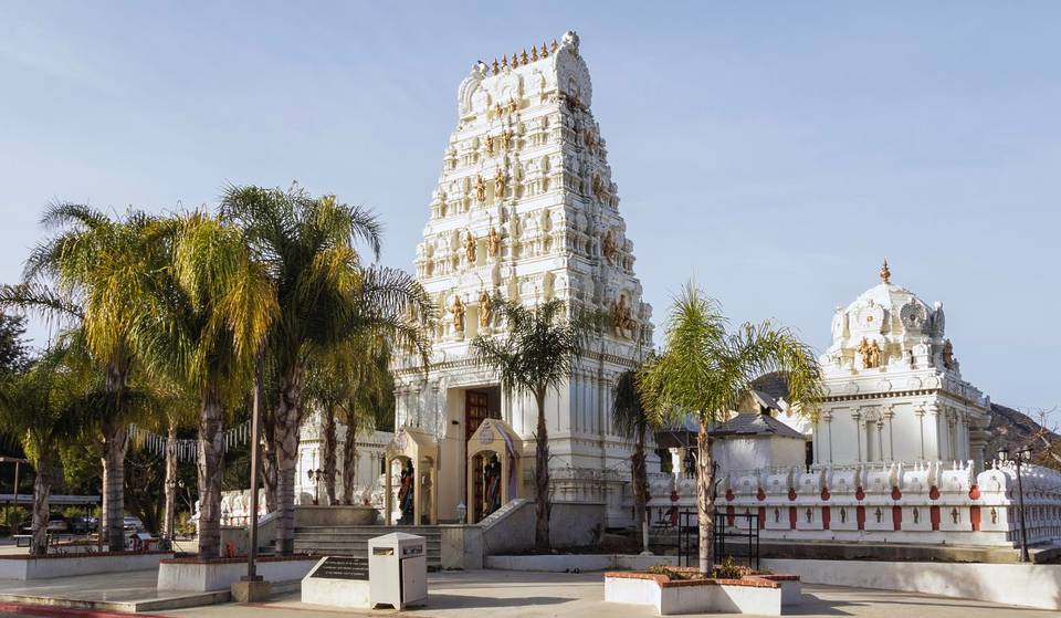 L&rsquo;un des plus grands temples hindous de la côte ouest se trouve à 45 minutes de Los Angeles – et Britney Spears y a fait bénir son bébé.