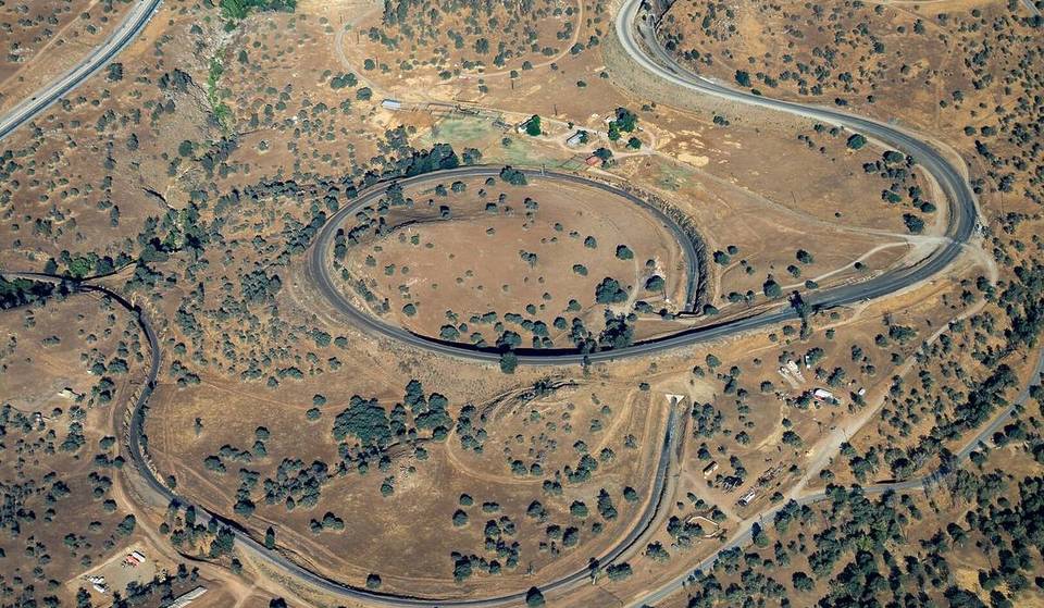 Cette boucle ferroviaire en spirale épique près de Los Angeles est considérée comme l&rsquo;une des « sept merveilles du monde ferroviaire », mais presque personne ne la connaît.