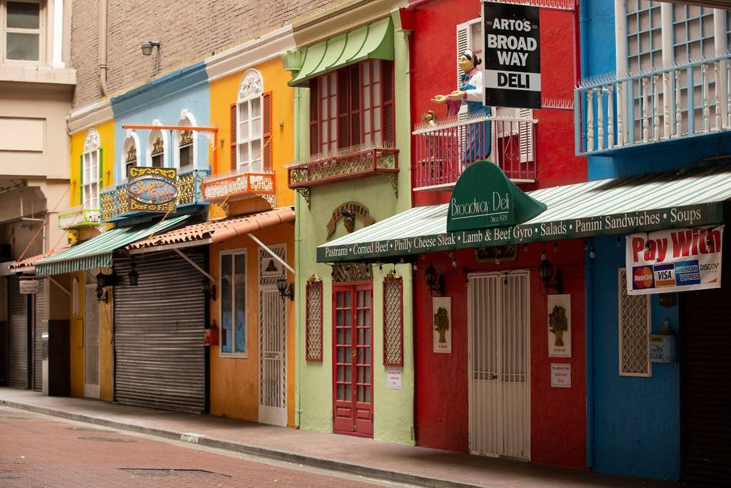 This Hidden DTLA Street Feels Like A European Village Alley — Here&#8217;s How To Access St. Vincent Court