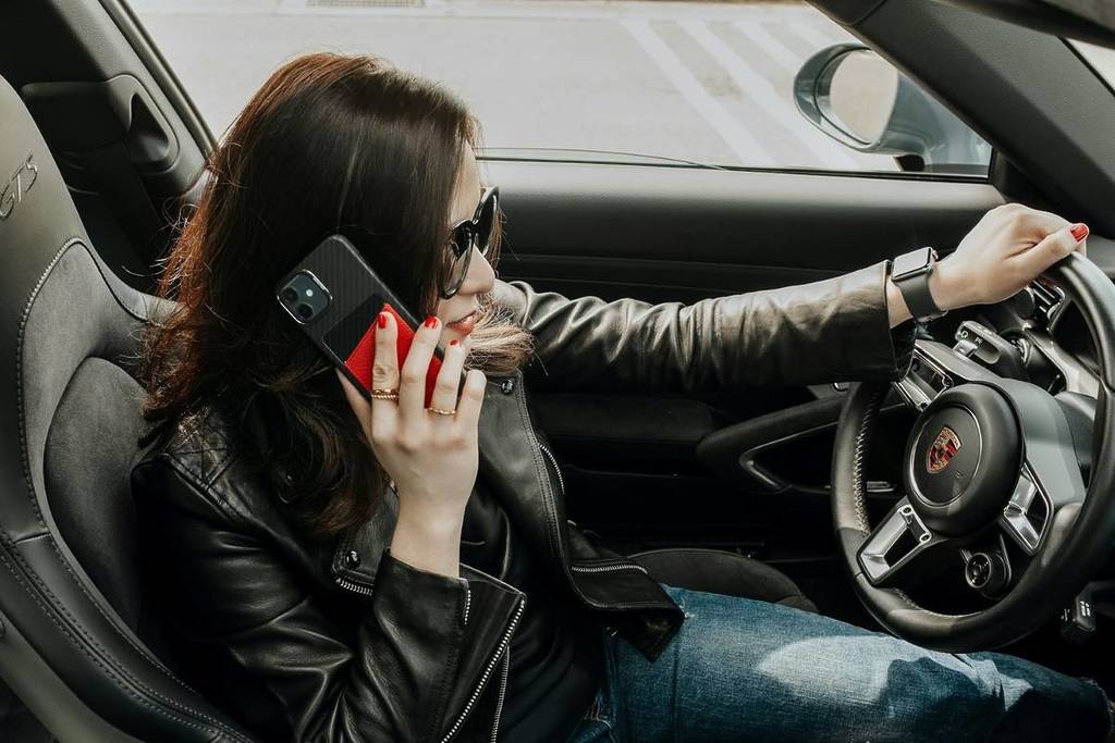 California Courts Ruled That Holding Your Cellphone While Driving Is Illegal: New ‘No-Touch’ Phone Law Explained
