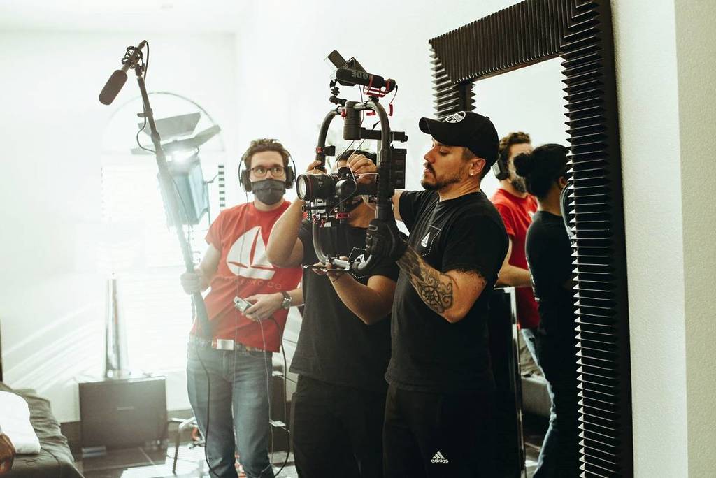 personnes sur un plateau de tournage
