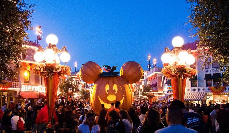 ¿Halloween en agosto? Disneyland despliega su espeluznante decoración y espectáculos a partir del mes que viene (sí, ya)