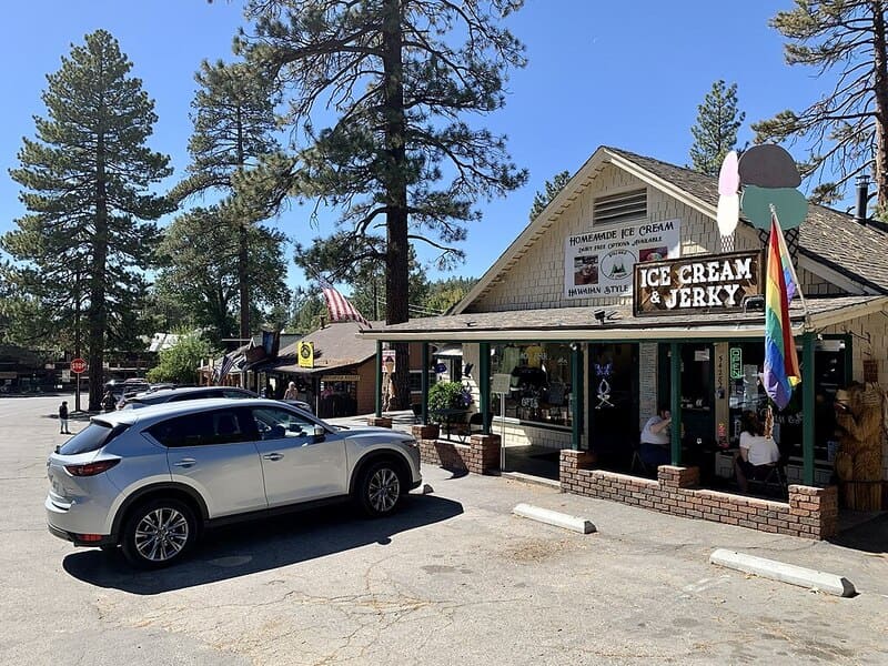 Idyllwild California ice cream shop