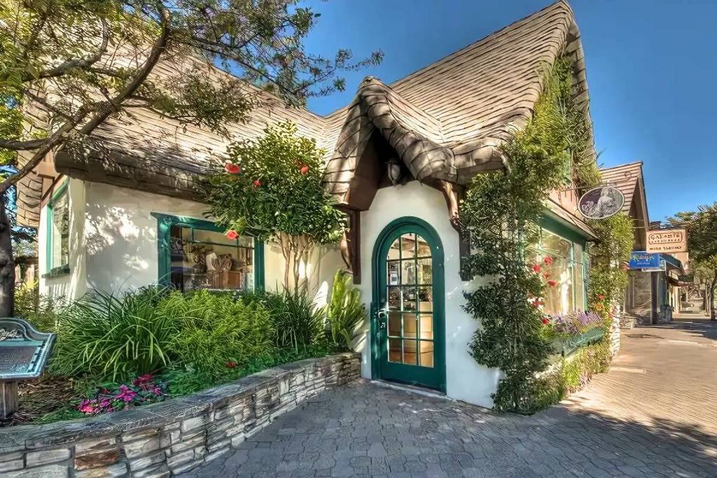 This One-Square-Mile Storybook Village In California Has No Street Addresses — And You Need a Permit To Wear High Heels