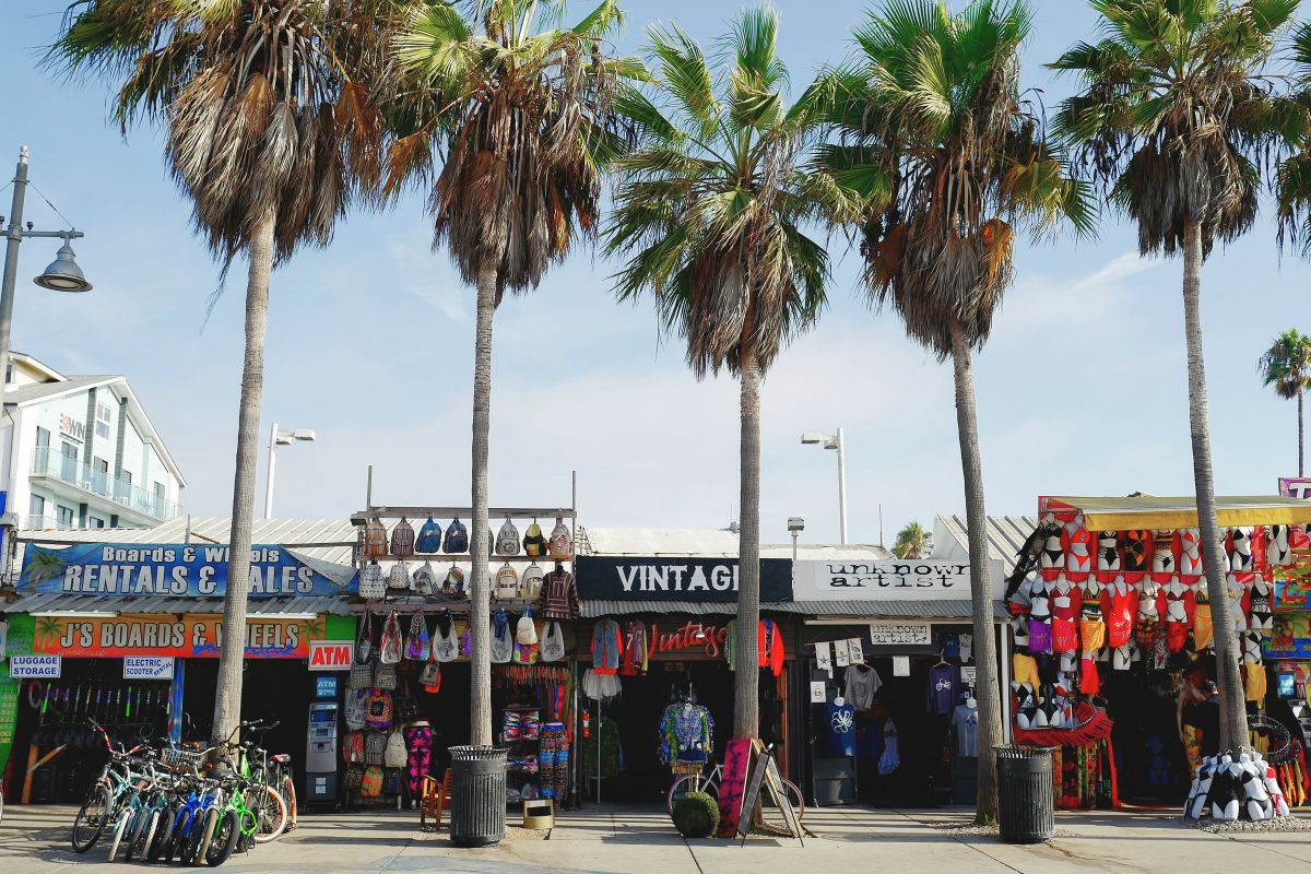 Venice Beach Broadwalk_stores