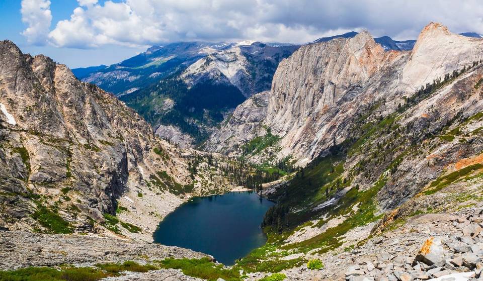 L&rsquo;un des meilleurs sentiers de randonnée au monde se trouve à 4 heures de Los Angeles, dans l&rsquo;un des plus anciens parcs nationaux des États-Unis.