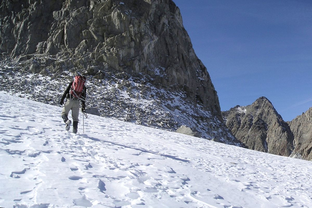 Palisades Glacier_hiker