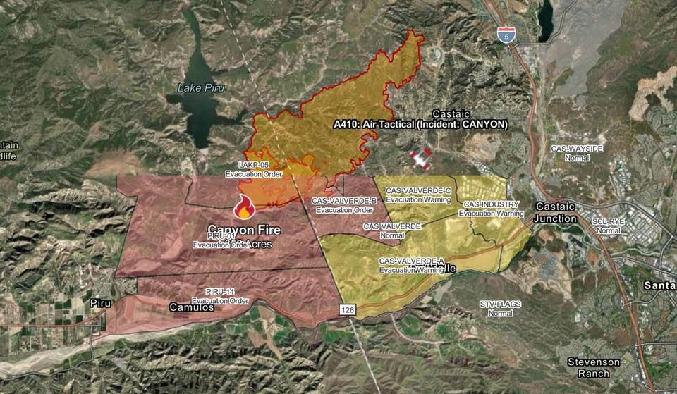 Se emiten órdenes de evacuación obligatoria para los condados de Los Ángeles y Ventura debido al incendio de Canyon