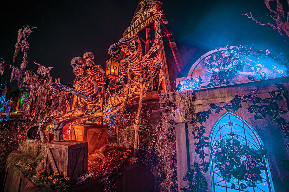 Knott's Scary Farm 2025: SoCal's Oldest Halloween Theme Park Event
