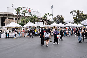 Pasadena's Rose Bowl Flea Market Draws 20,000 People Monthly