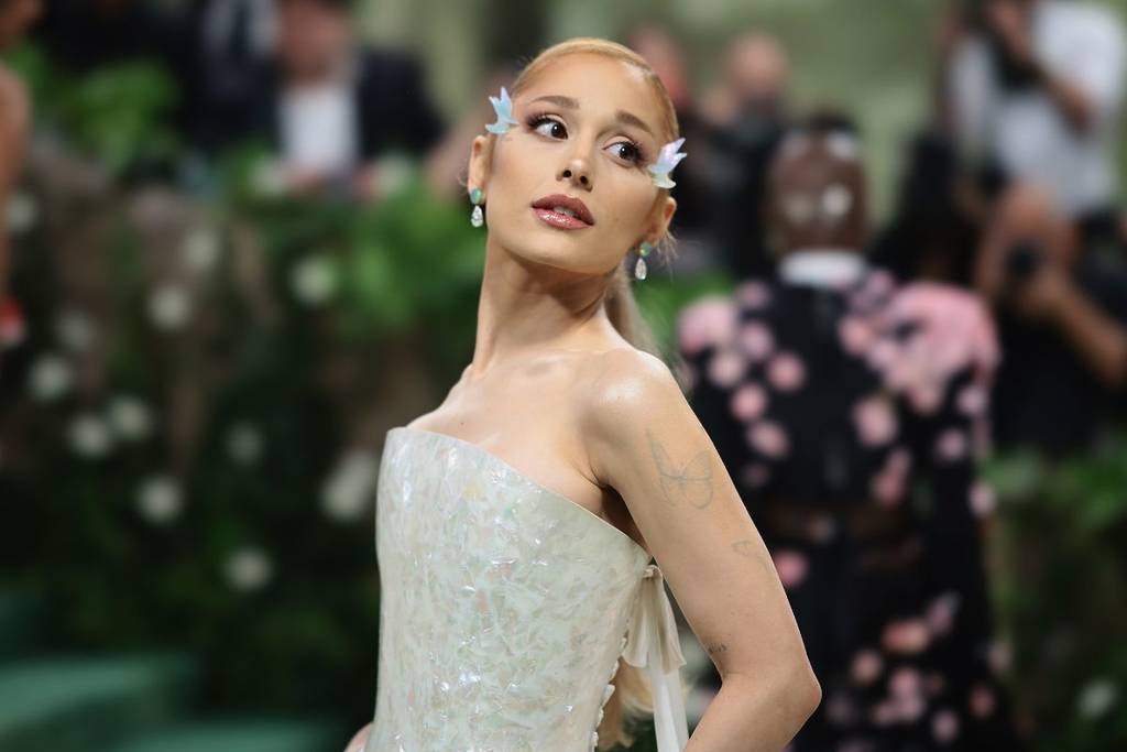Ariana Grande 1024x683