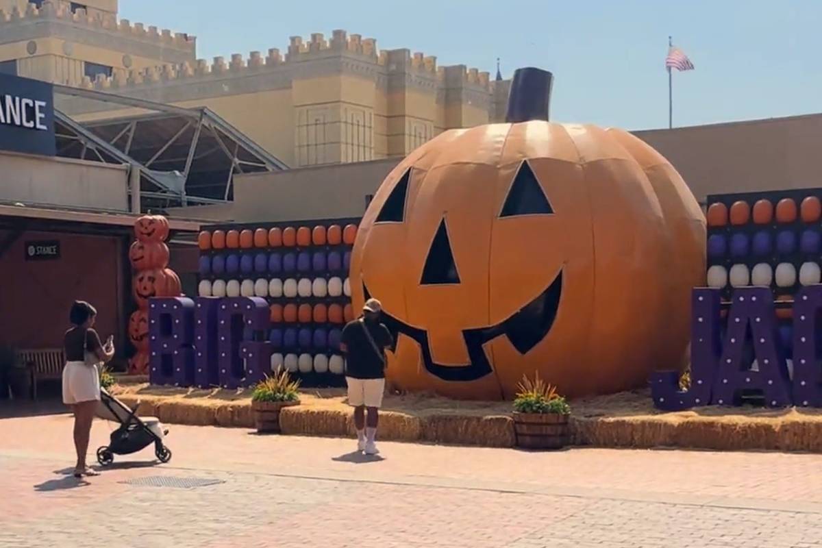 This Iconic L.A. Mall Kicks Off Halloween With The 'World's