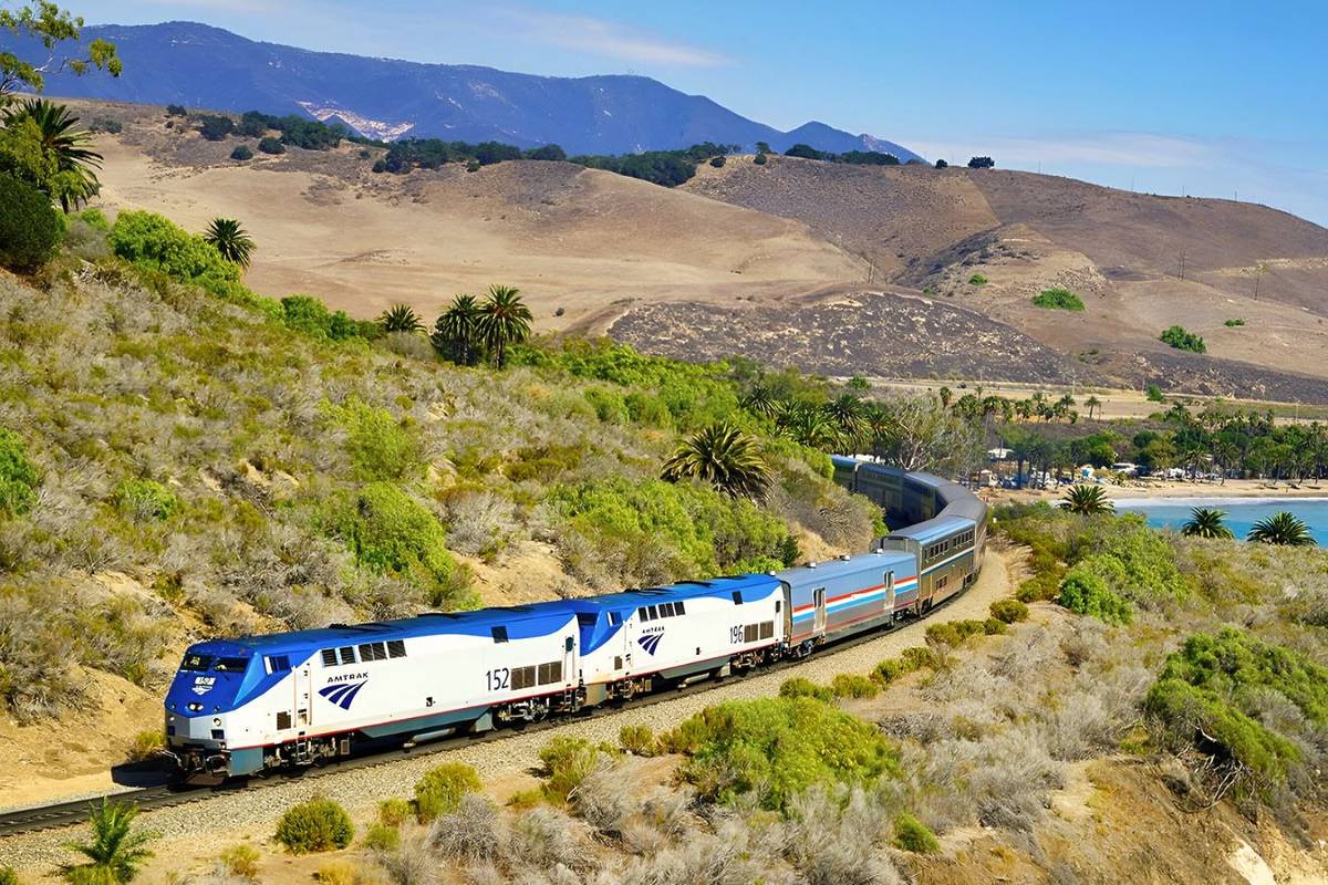 This 12-Hour Train Ride Through The West Coast’s Stunning Landscapes Is The Most Scenic In The U.S. — Perfect For A Fall Escape