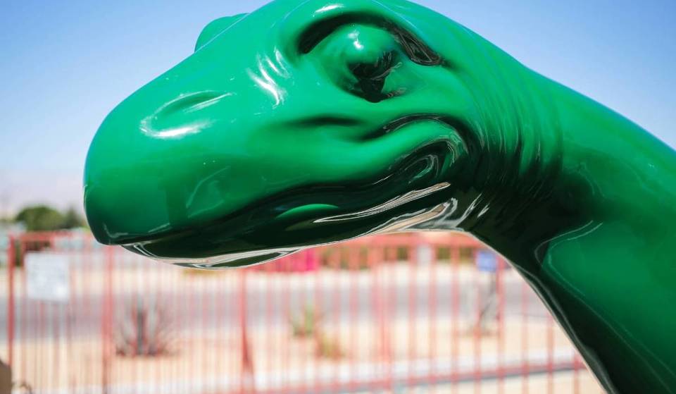 Le dinosaure de la station-service de Brentwood Le dinosaure bien-aimé de la station-service de Brentwood est restitué avec une note d&rsquo;excuse