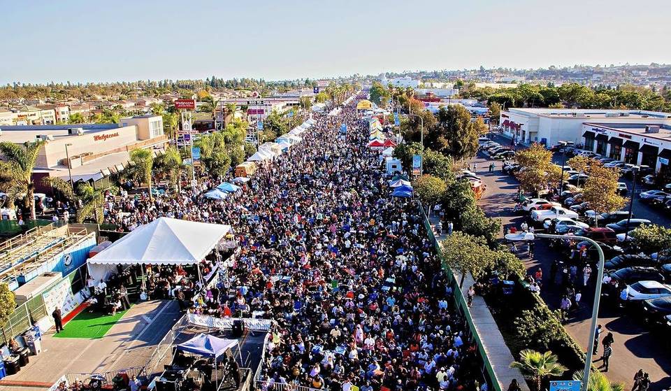 Schlemmen Sie in Crenshaw auf dem größten kostenlosen eintägigen Straßen- und Essensfestival in Kalifornien