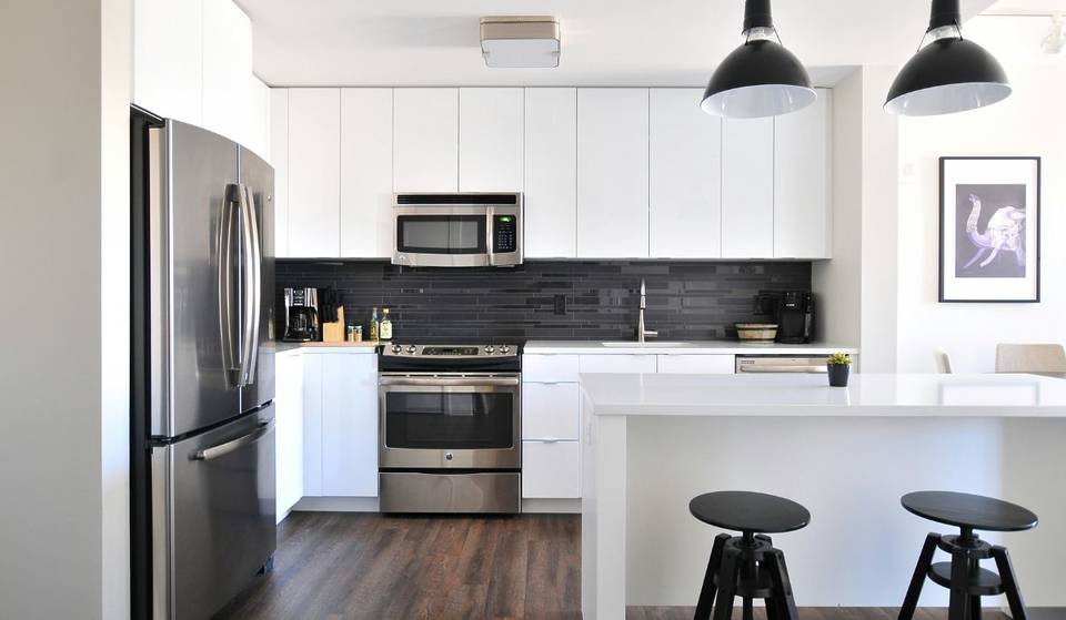 La Californie vient d&rsquo;adopter une nouvelle loi qui rend obligatoire l&rsquo;installation d&rsquo;appareils électroménagers de base dans toutes les locations – voici comment cela fonctionne