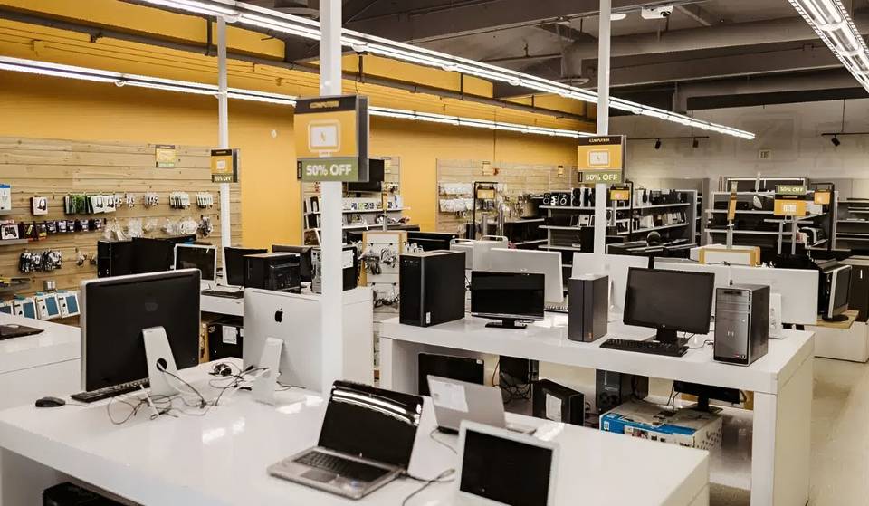 Esta tienda de tecnología de segunda mano en SoCal es perfecta para actualizar su equipo con un presupuesto – Incluyendo un MacBook Air por $ 130