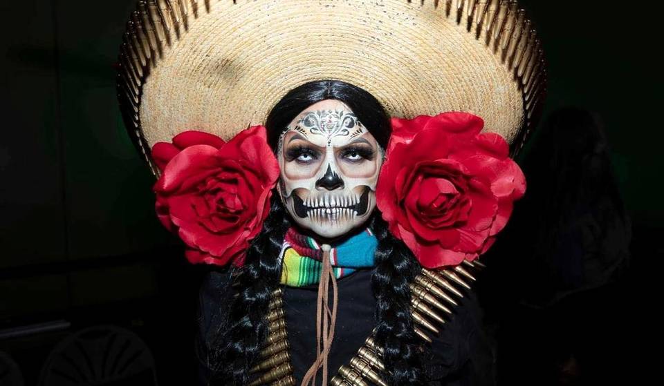 Feiern Sie das Leben, die Kunst und die Traditionen beim ersten Día De Los Muertos Festival des Paramount Swap Meet