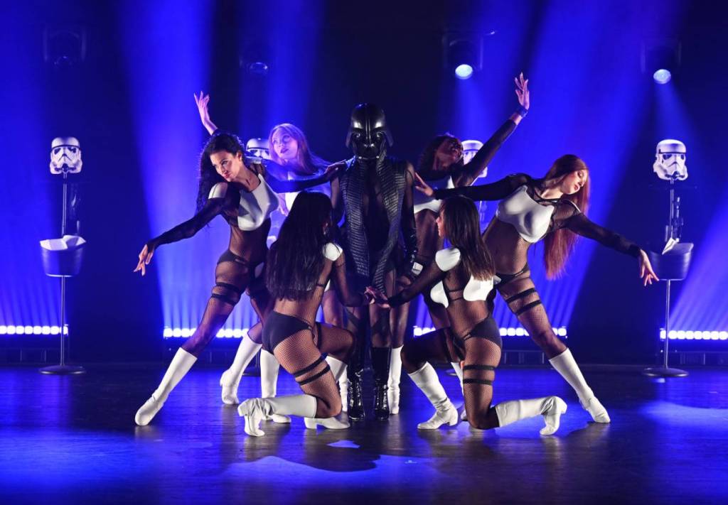 Stormtrooper-Auftritt bei der Burlesque-Show „The Empire Strips Back“